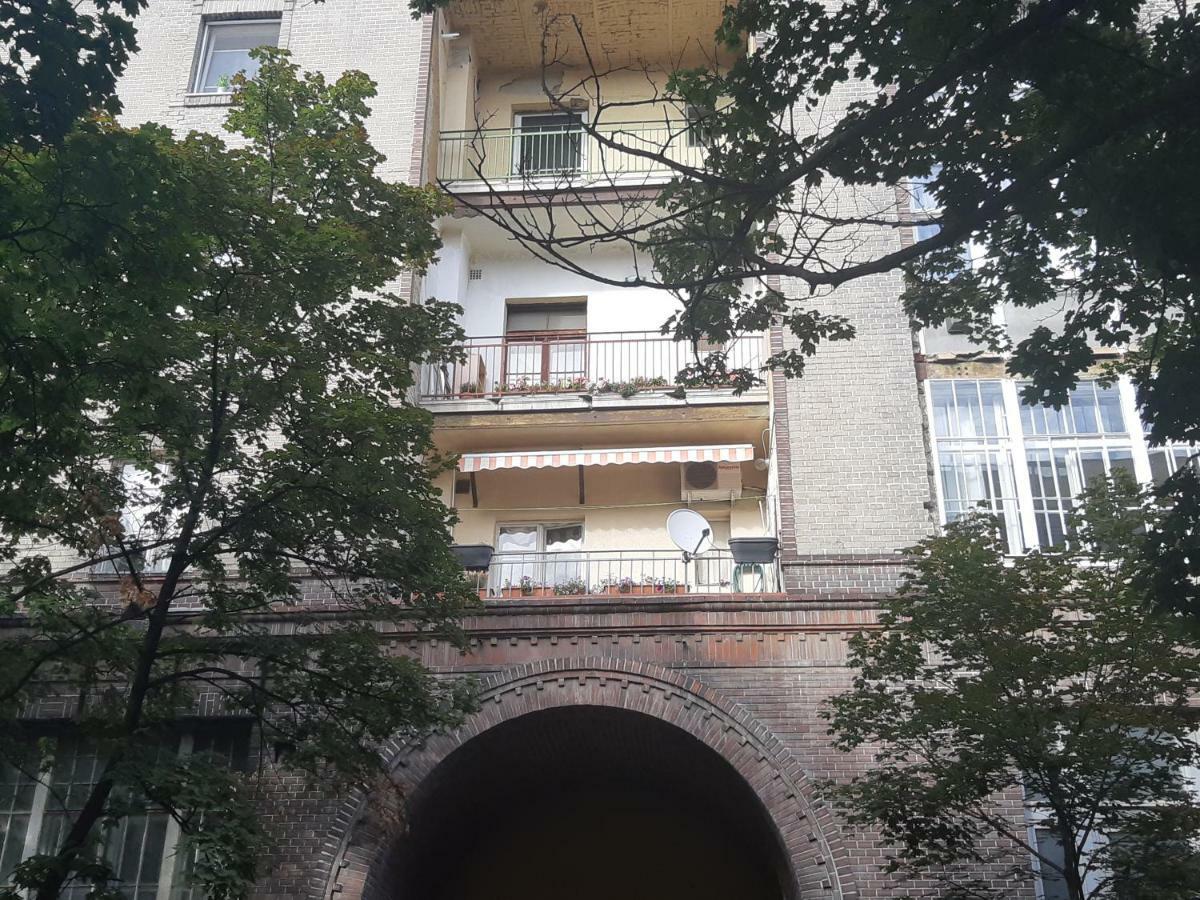 2 Bedroom Apartment Near Heroes Square Budapest Exteriör bild